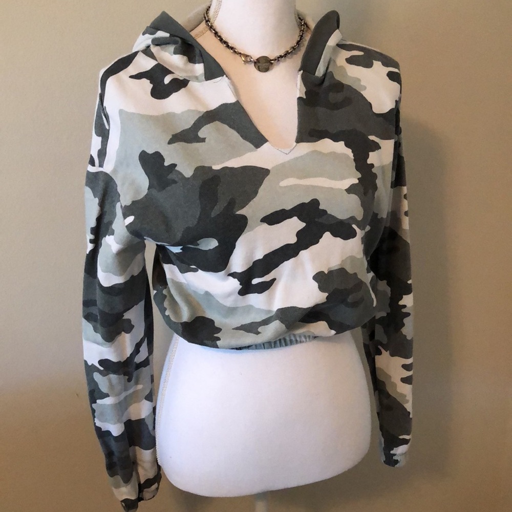 WILD FABLE Camo Cropped Hoodie - Picture 2 of 8